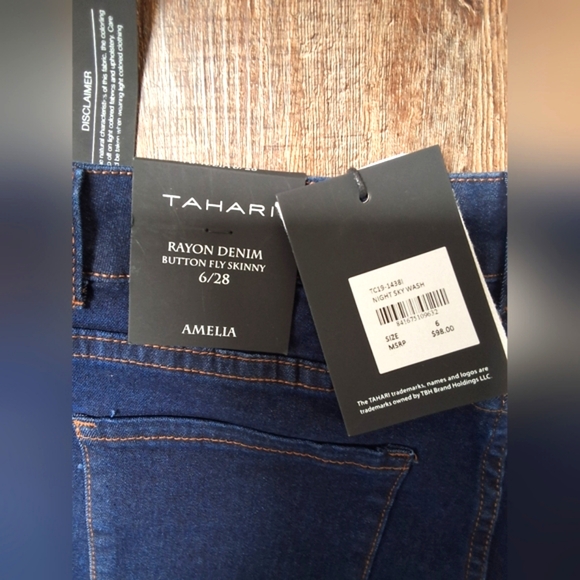 TAHARI Jeans - Size 6/28 - Picture 4 of 4